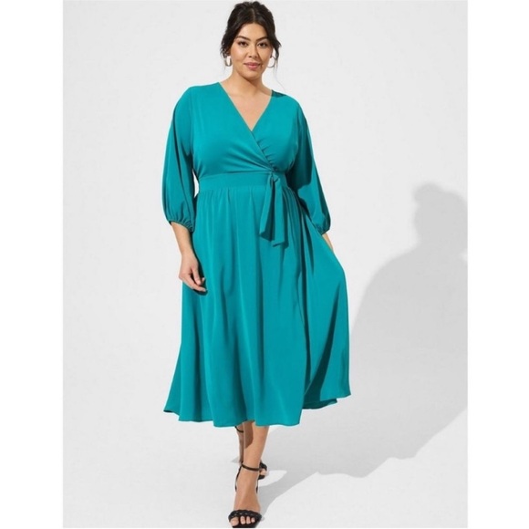 Torrid Tea Length Studio Crepe de Chine Surplice Dress Size 1X Fanfare Blue Teal - Picture 1 of 12
